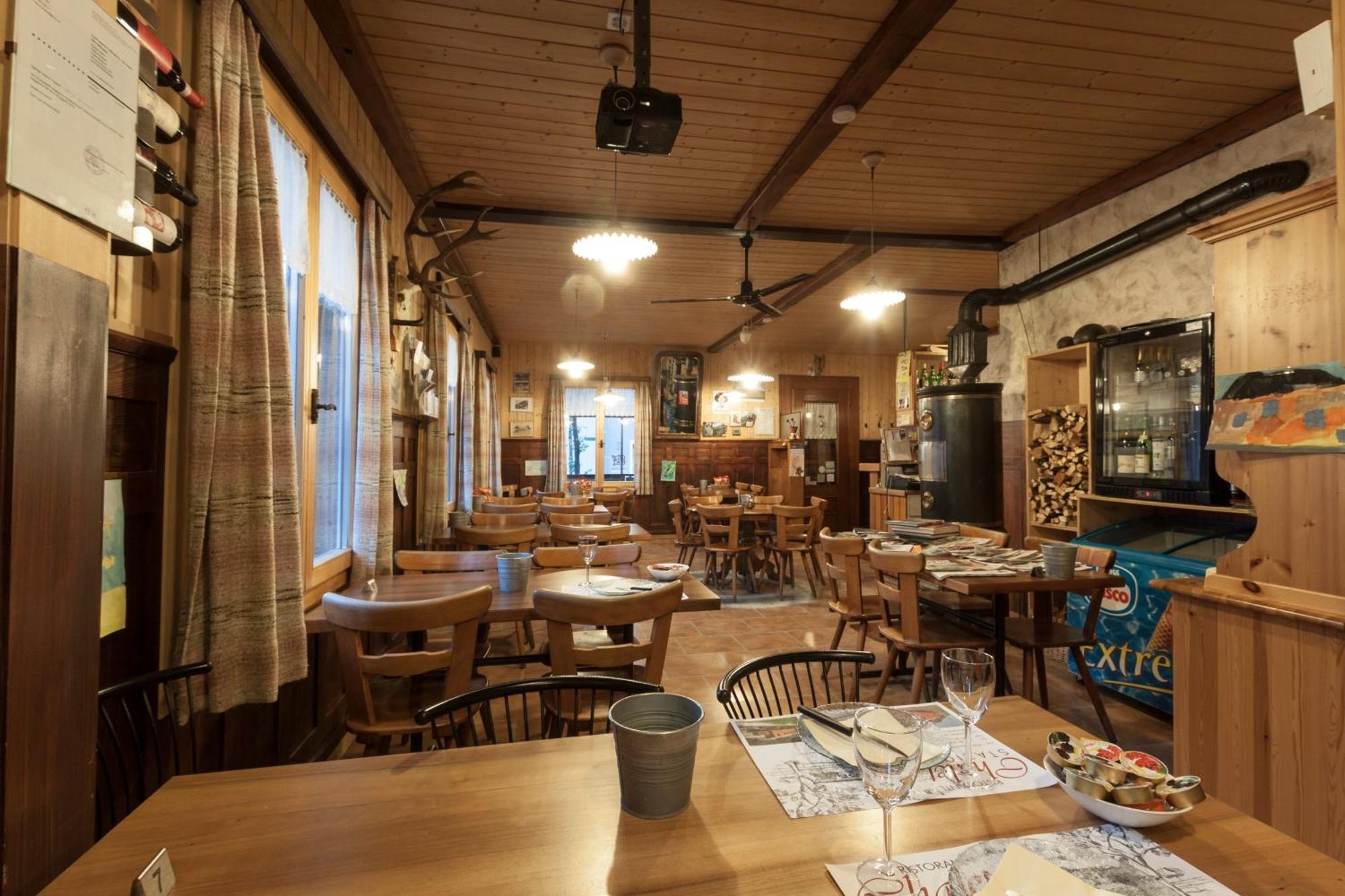 Ristorante Pensione Chalet Stazione Poschiavo Eksteriør billede