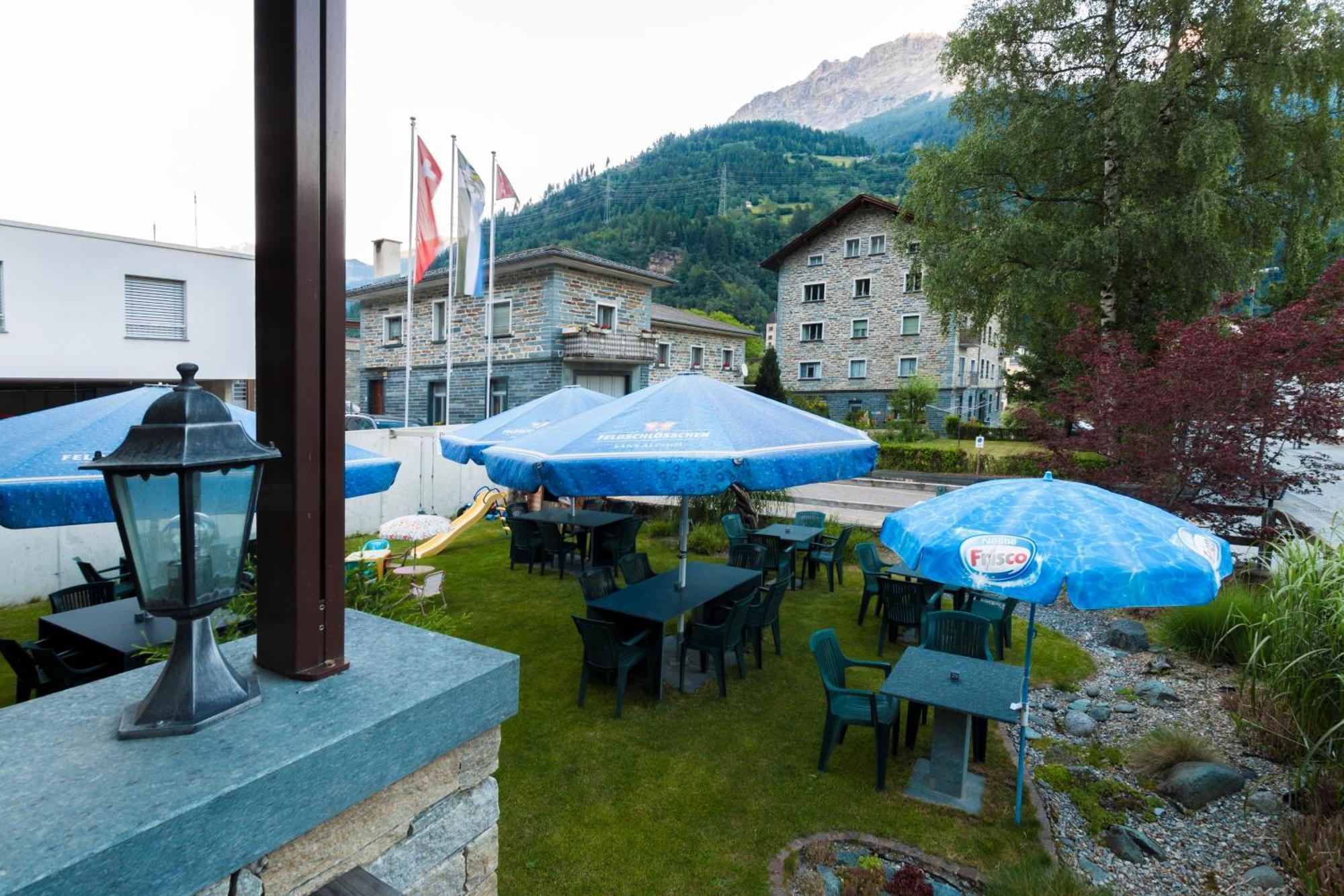 Ristorante Pensione Chalet Stazione Poschiavo Eksteriør billede