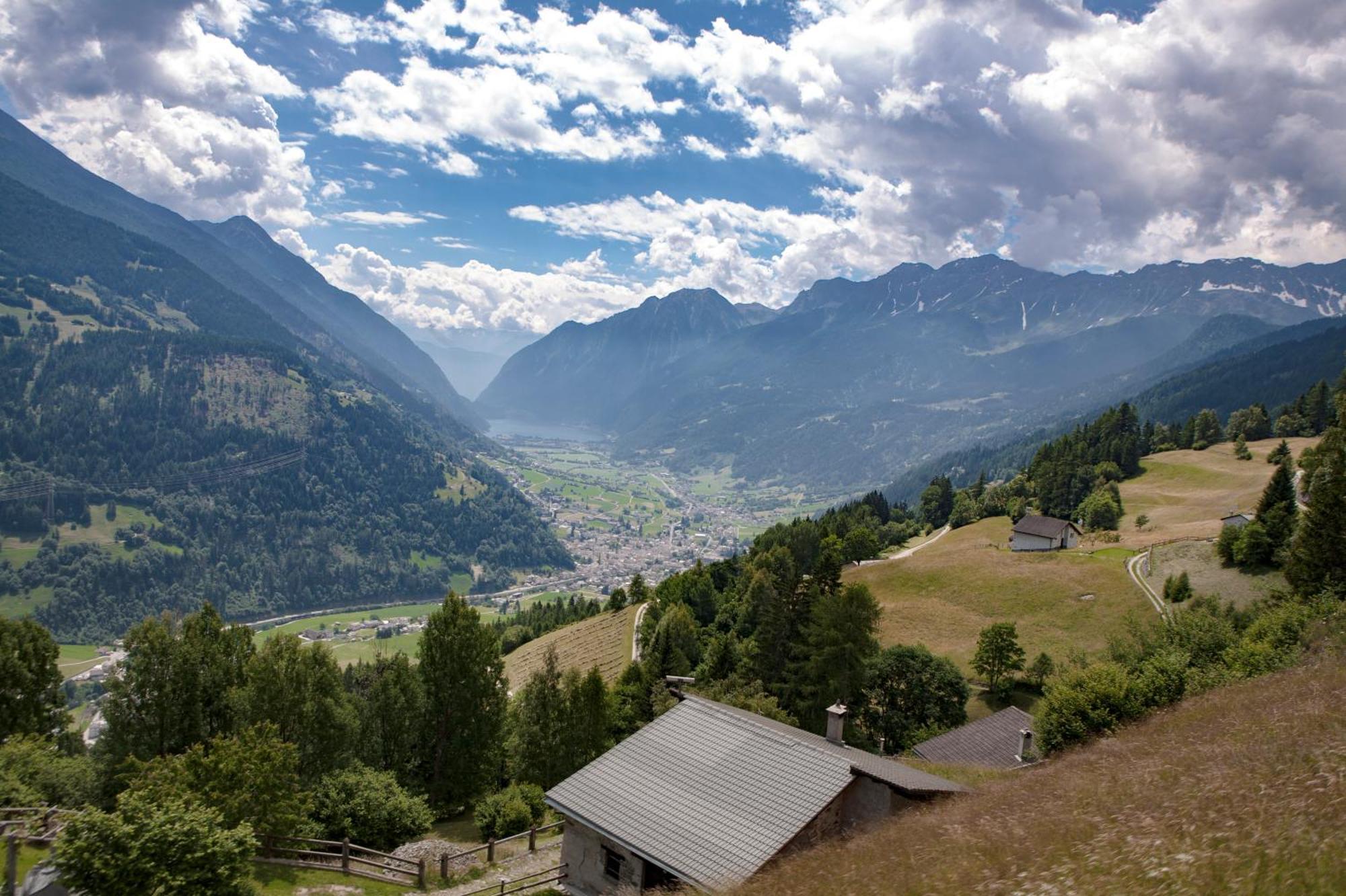 Ristorante Pensione Chalet Stazione Poschiavo Eksteriør billede