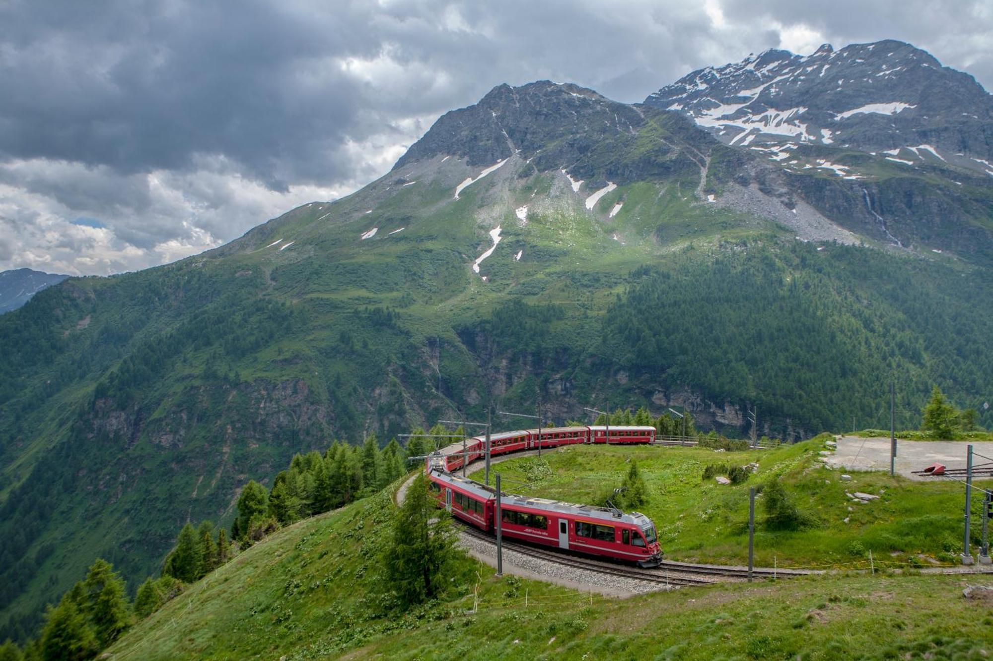 Ristorante Pensione Chalet Stazione Poschiavo Eksteriør billede
