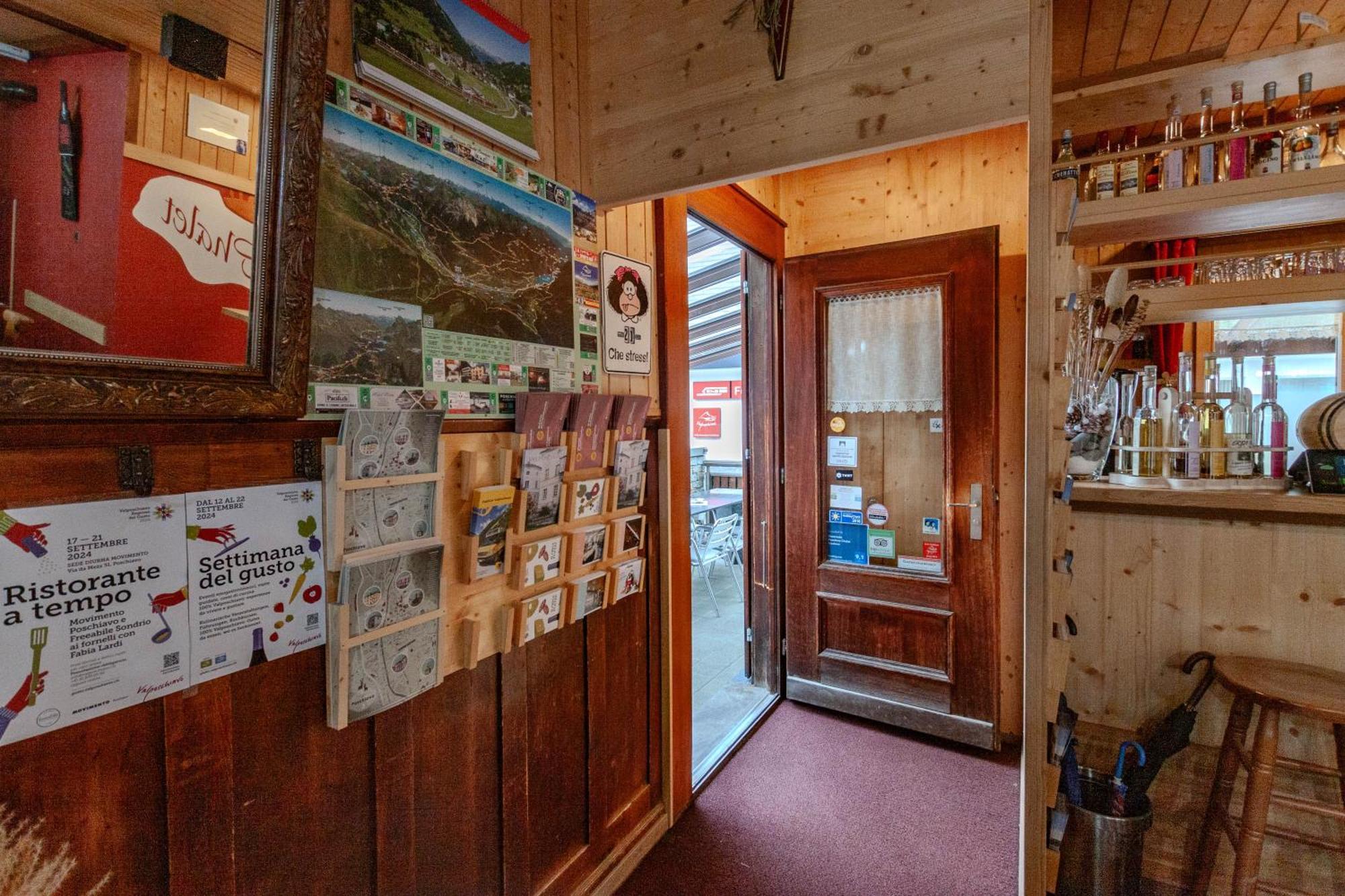 Ristorante Pensione Chalet Stazione Poschiavo Eksteriør billede