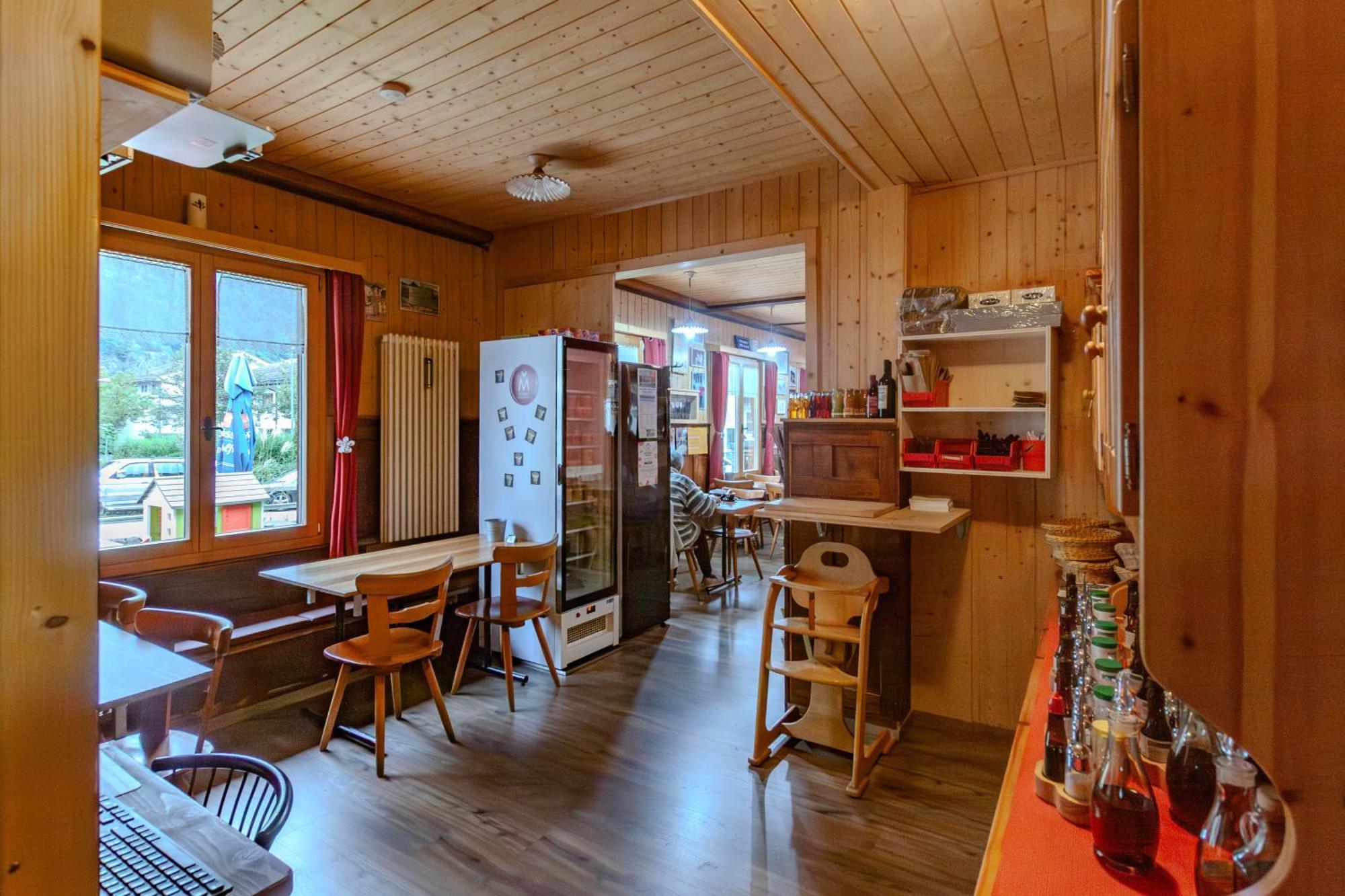 Ristorante Pensione Chalet Stazione Poschiavo Eksteriør billede