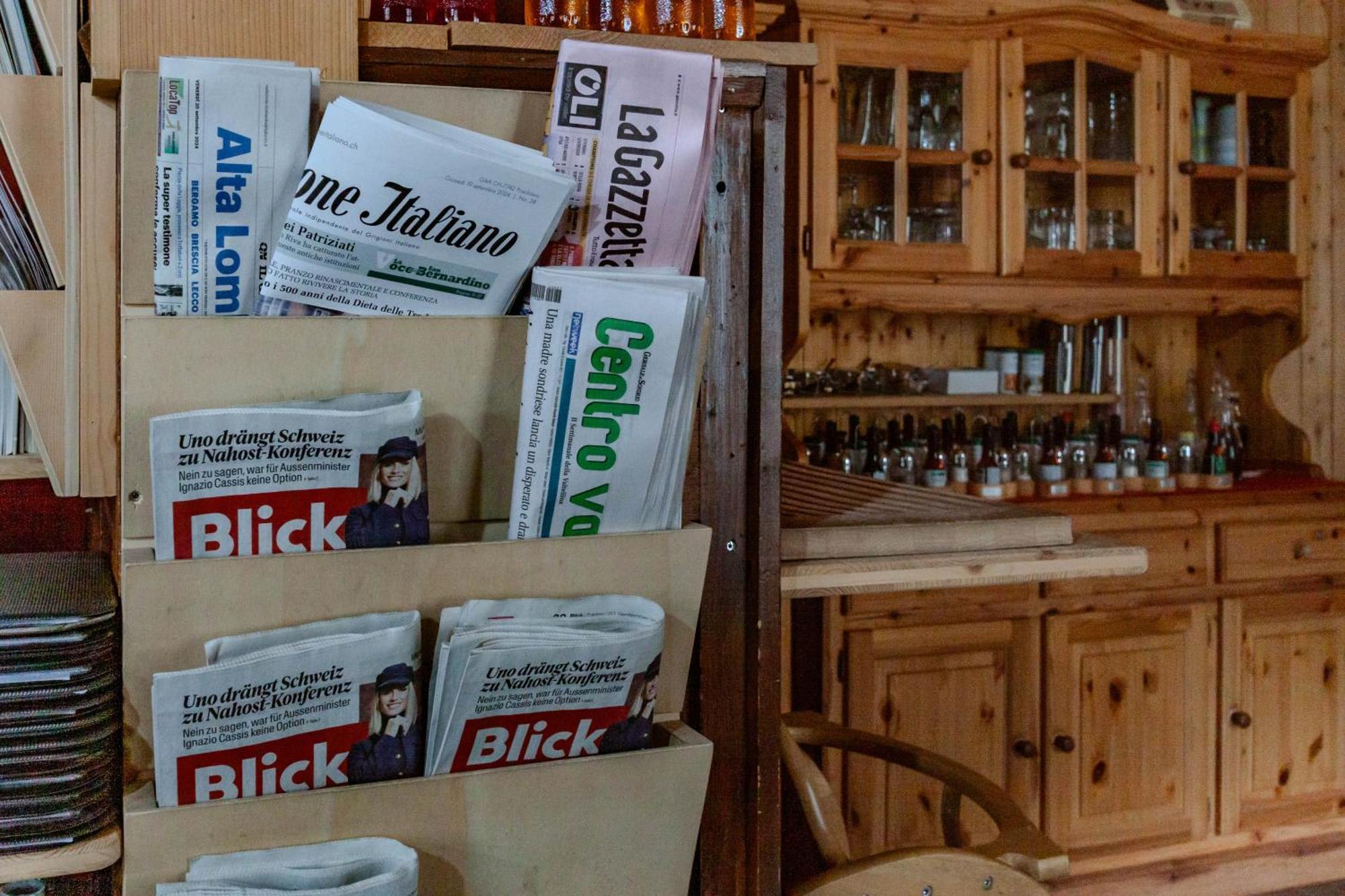Ristorante Pensione Chalet Stazione Poschiavo Eksteriør billede