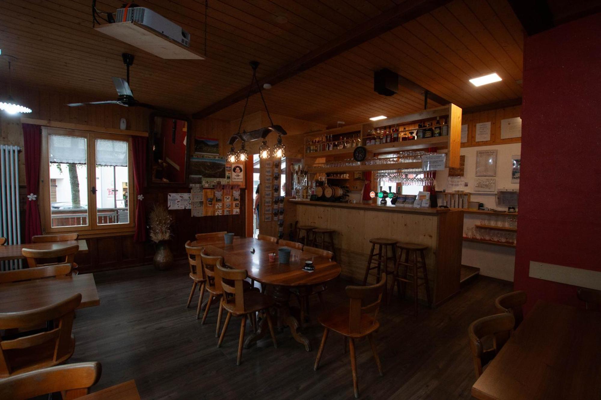 Ristorante Pensione Chalet Stazione Poschiavo Eksteriør billede