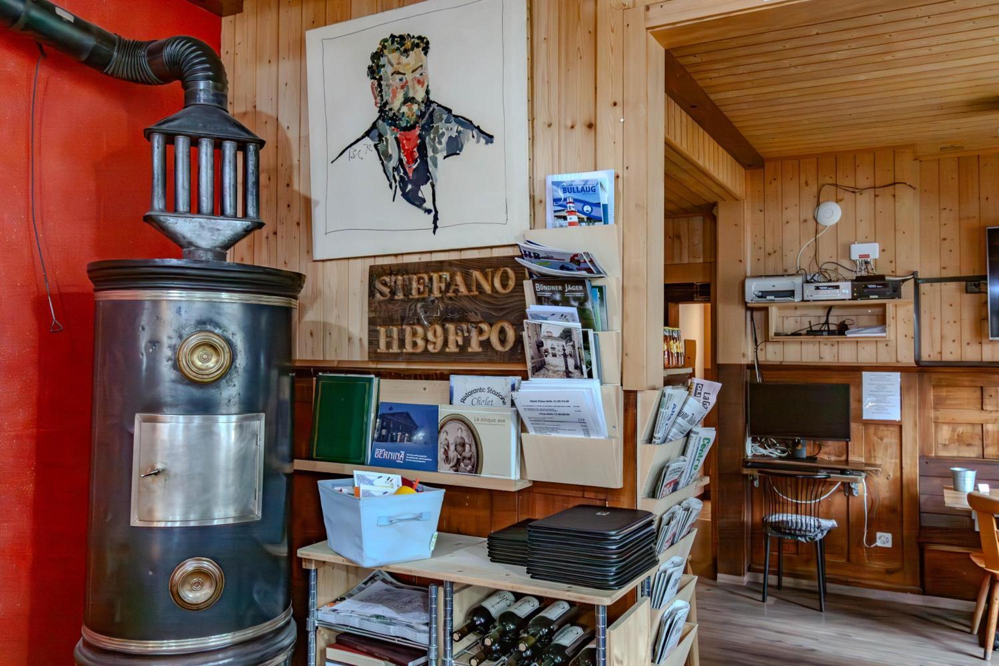 Ristorante Pensione Chalet Stazione Poschiavo Eksteriør billede